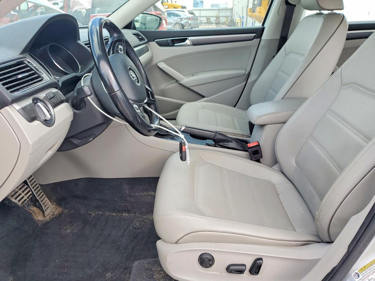 2018 VOLKSWAGEN Passat