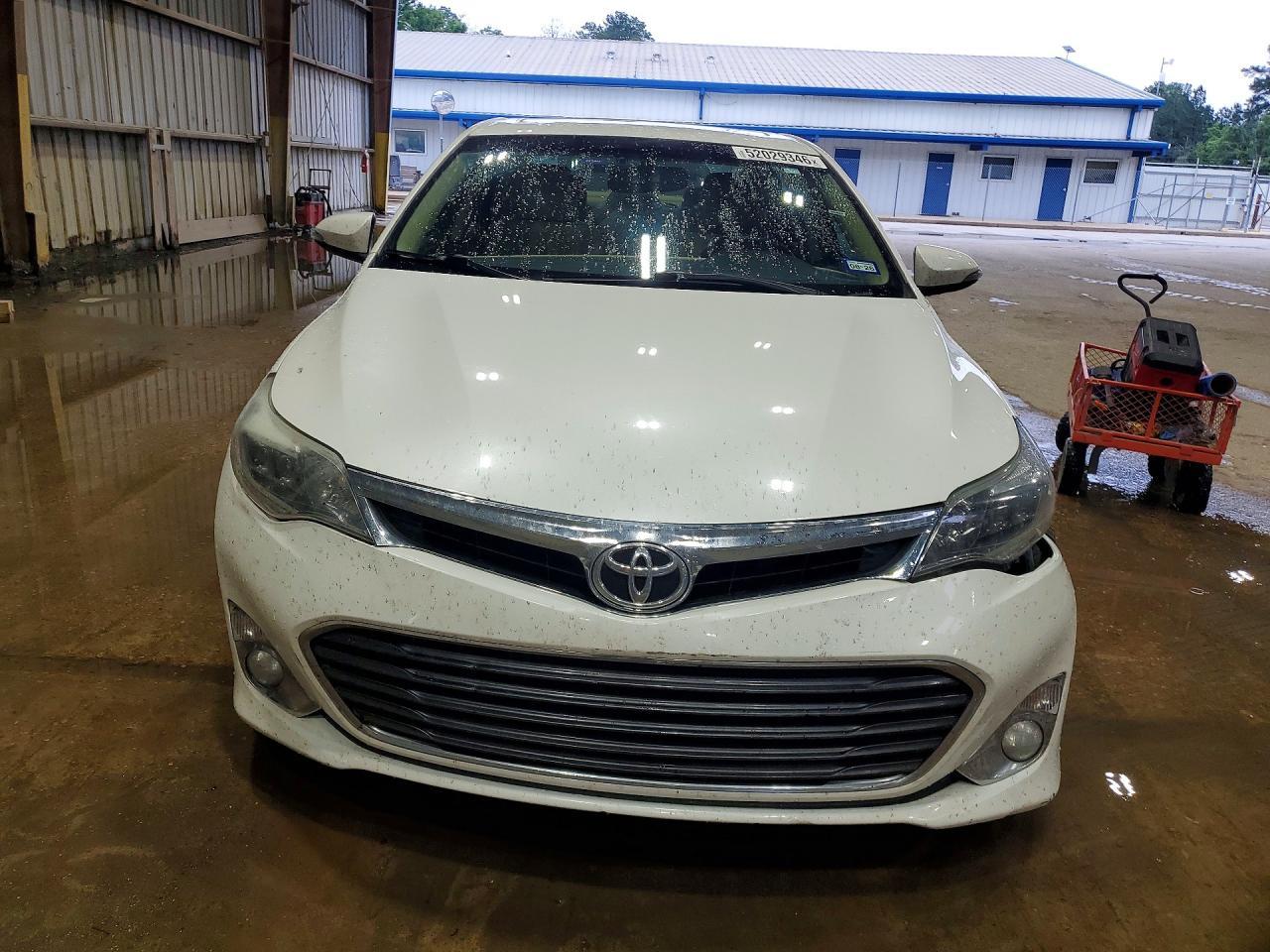 2013 TOYOTA Avalon