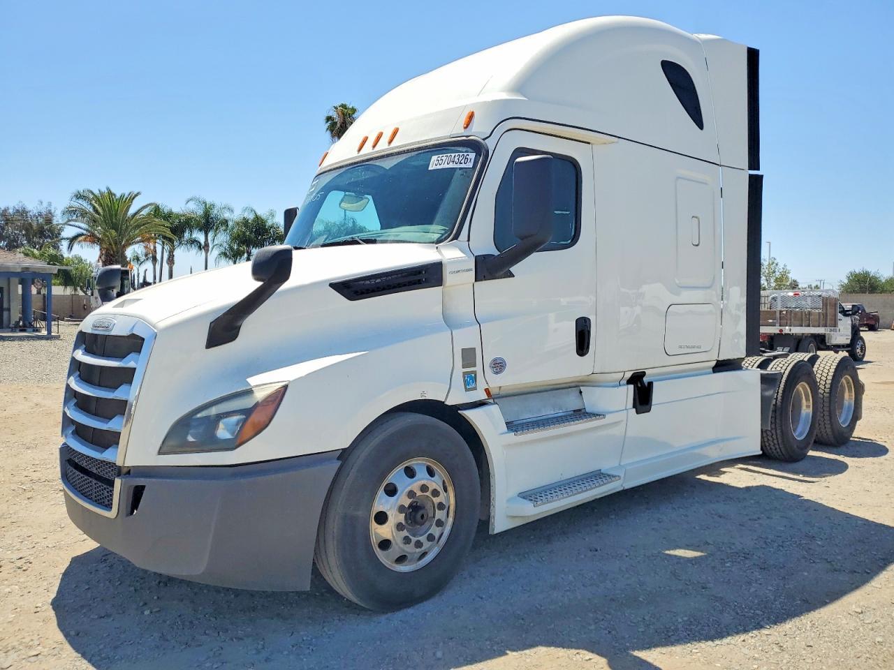 2020 FREIGHTLINER CASCADIA 126