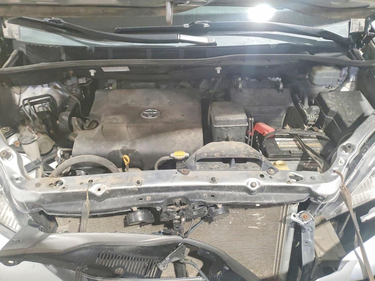 2014 TOYOTA SIENNA