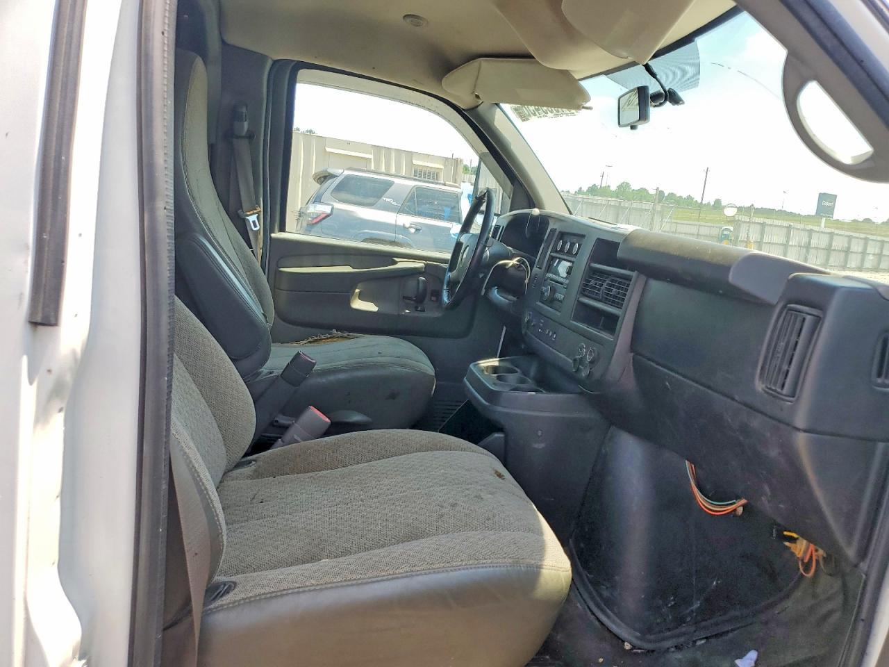 2014 CHEVROLET Express 3500