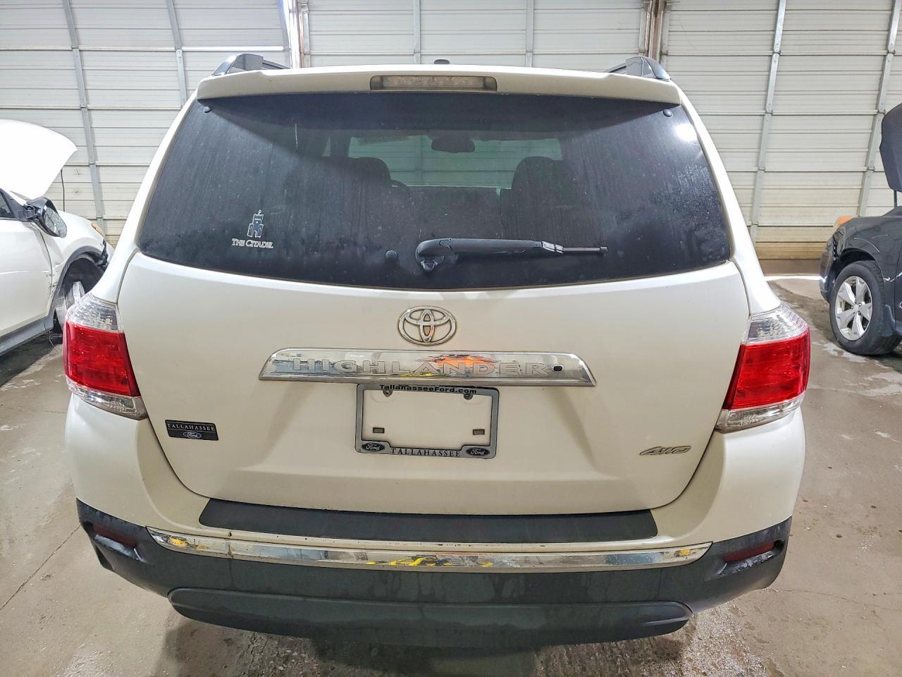 2011 TOYOTA HIGHLANDER