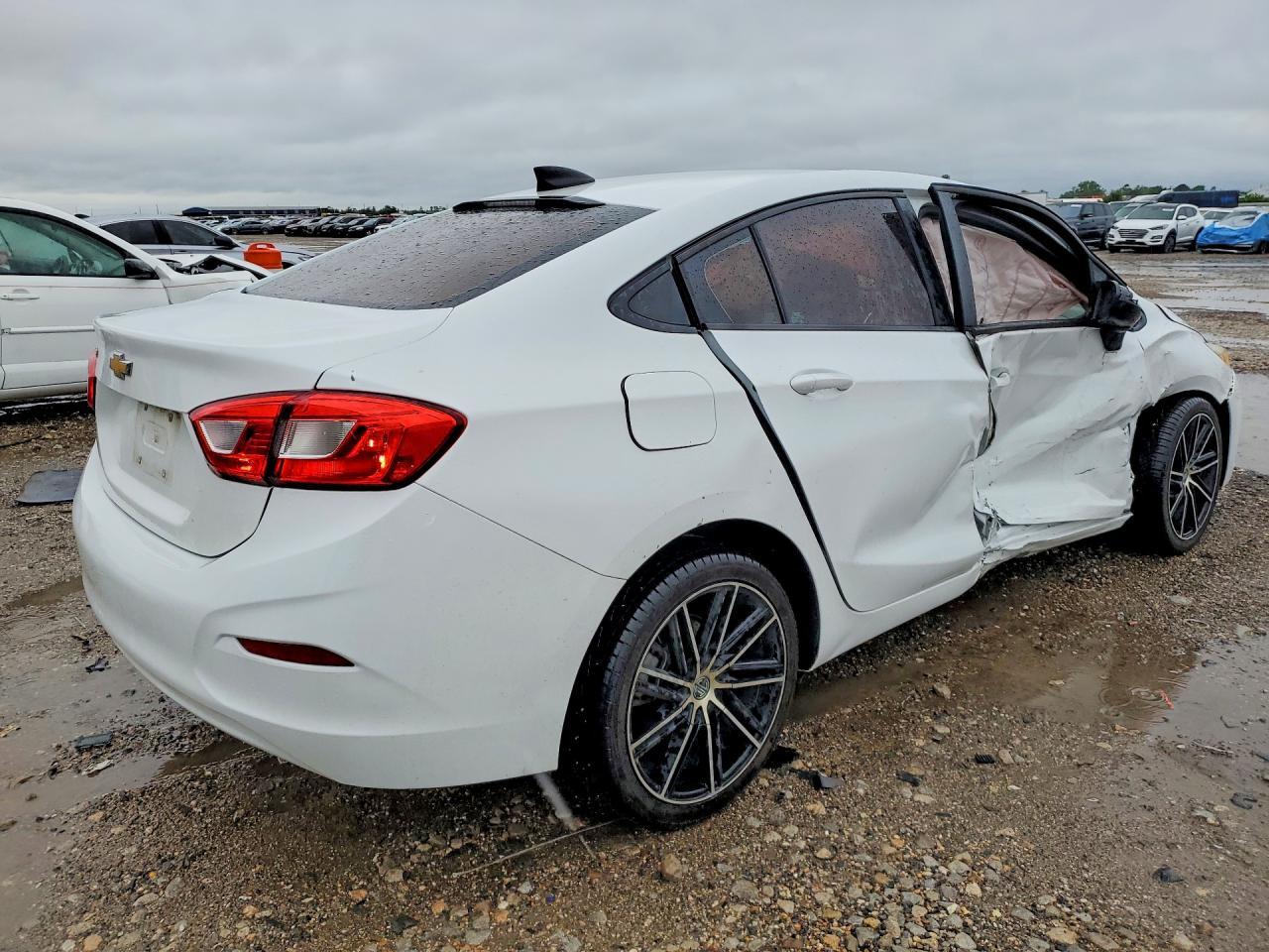 2018 CHEVROLET CRUZE
