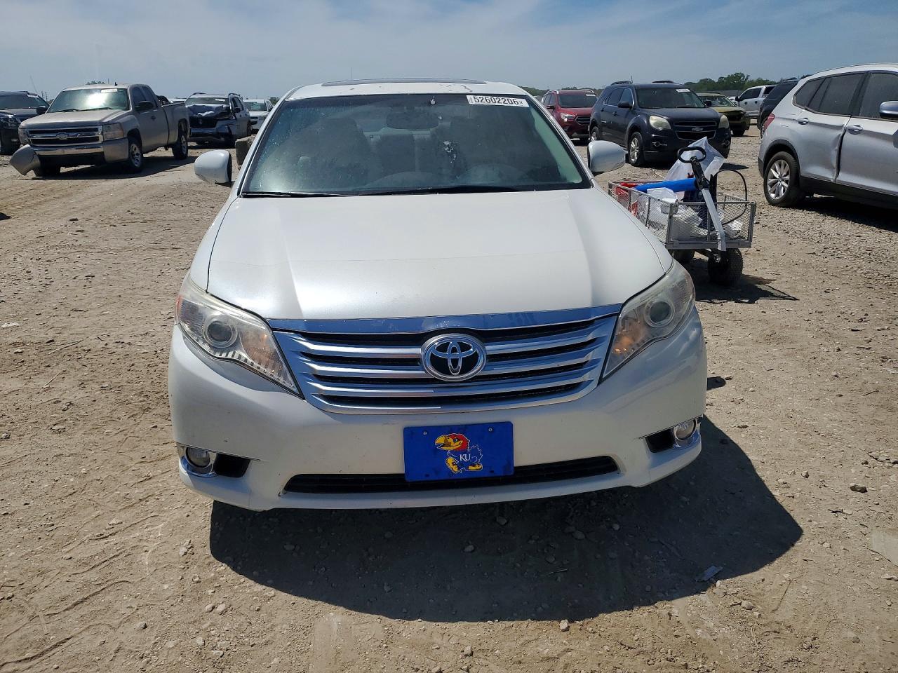 2011 TOYOTA Avalon