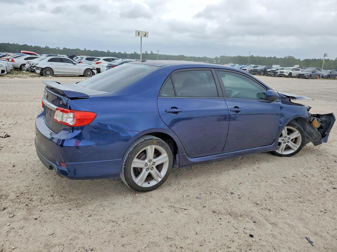 2013 TOYOTA COROLLA