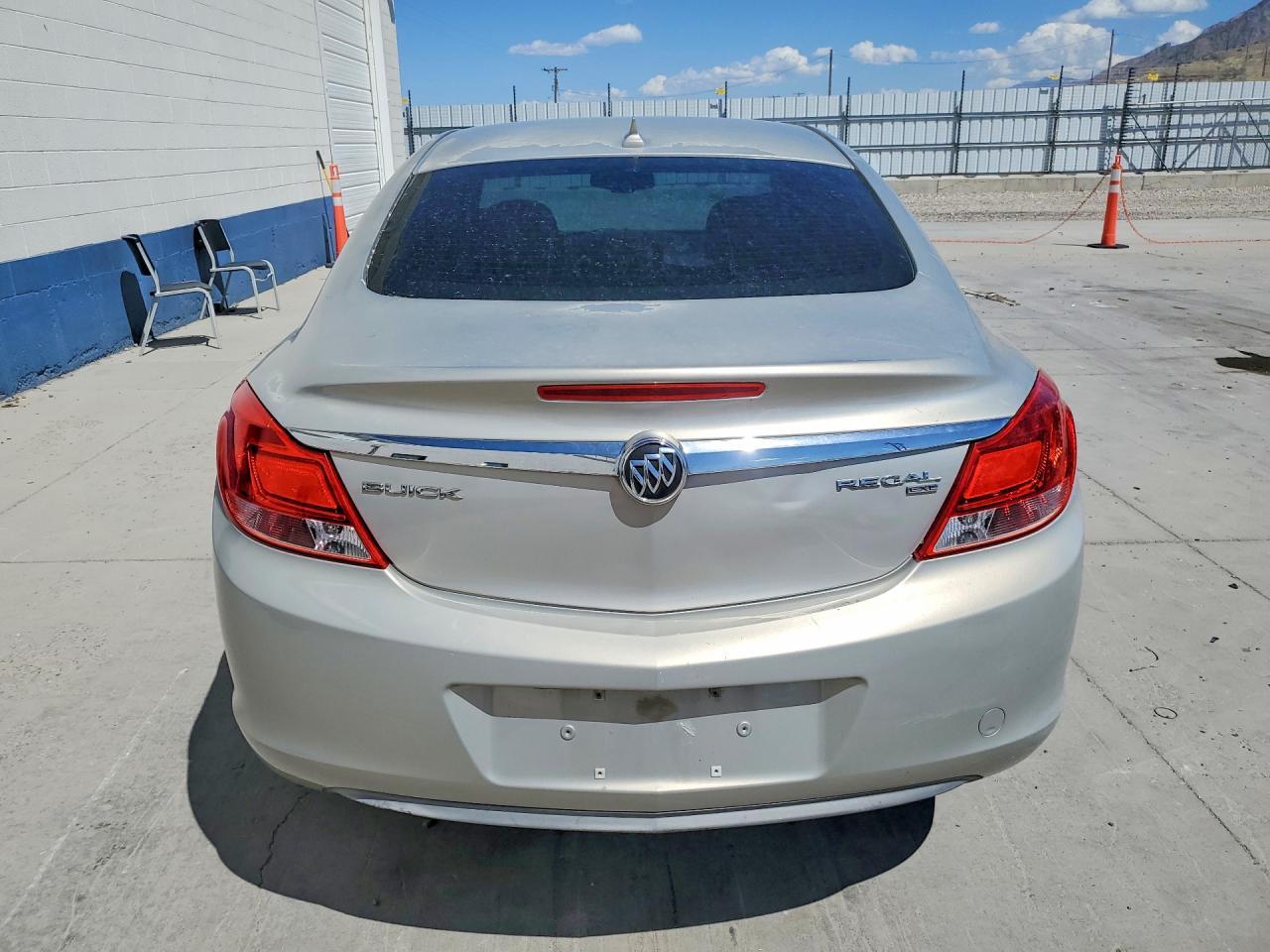 2011 BUICK Regal