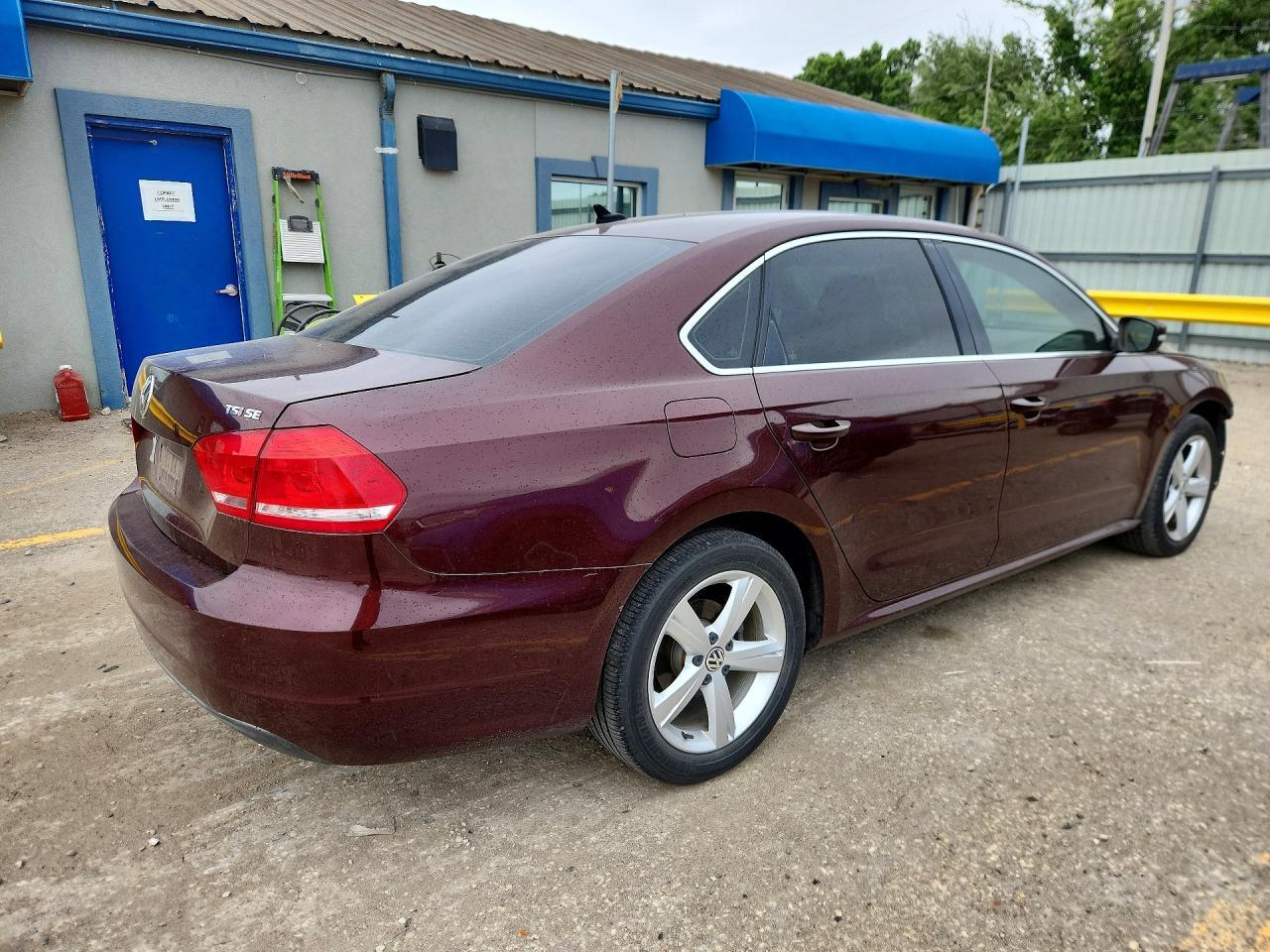 2014 VOLKSWAGEN Passat