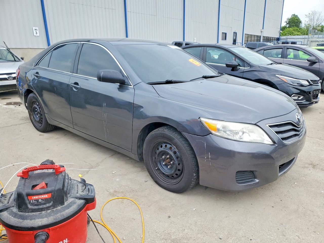 2011 TOYOTA CAMRY
