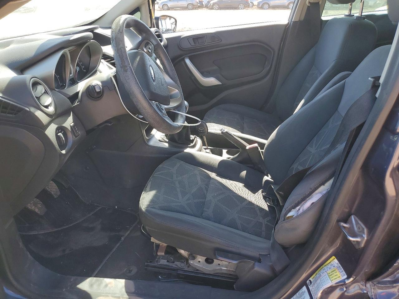2013 FORD Fiesta