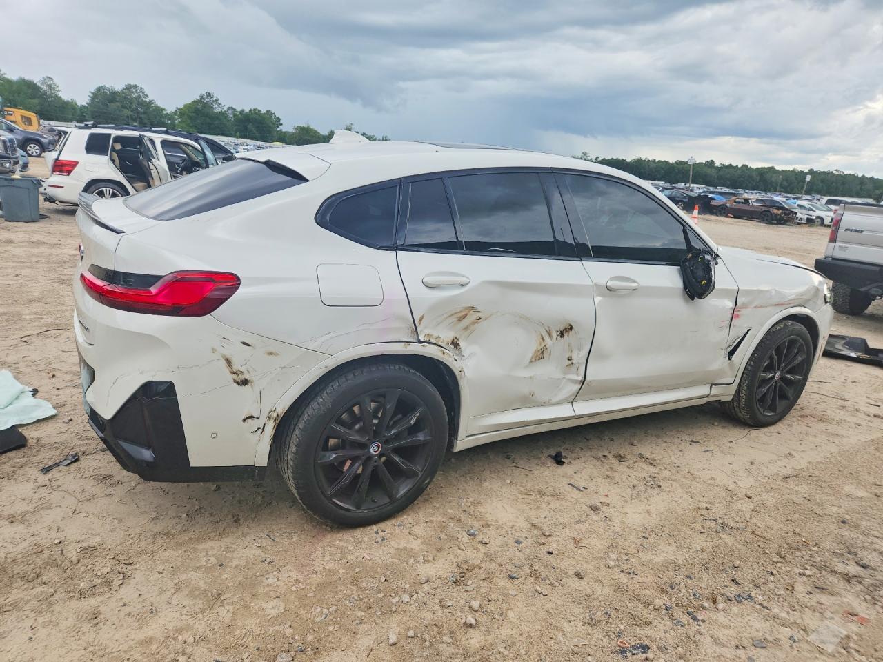 2022 BMW X4