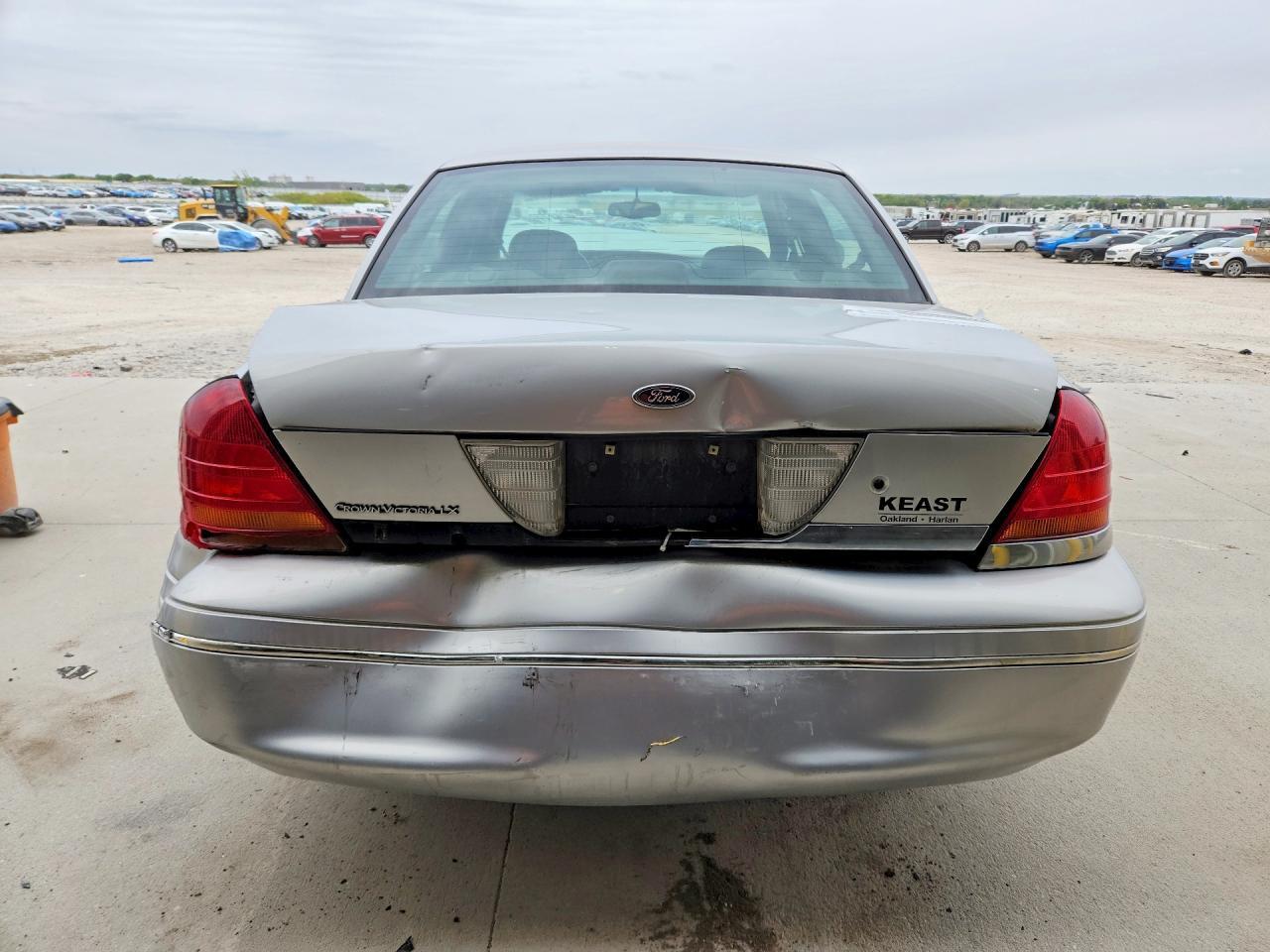 2001 FORD Crown Victoria