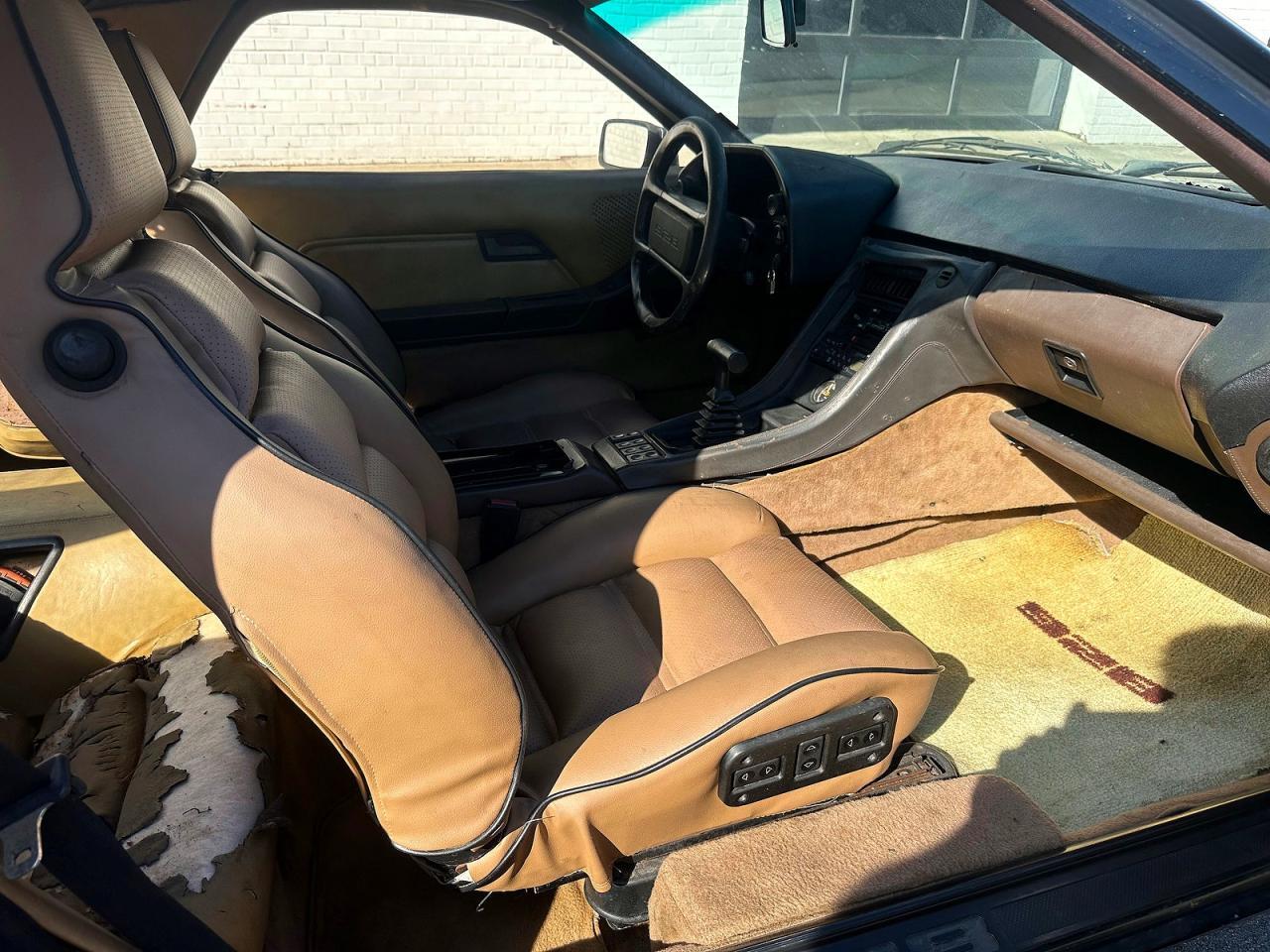 1982 PORSCHE 928