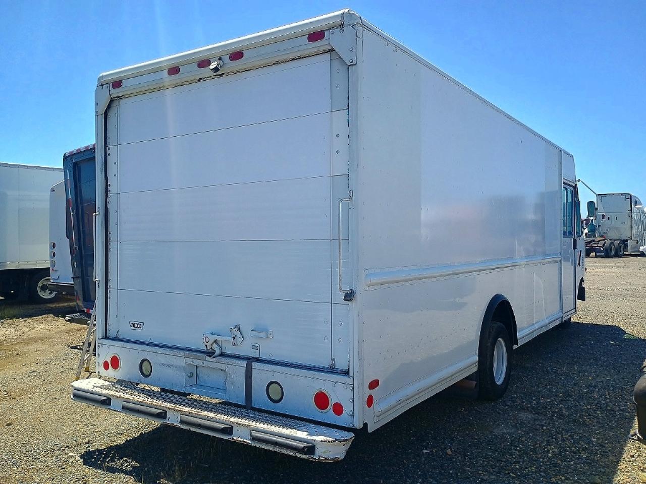 2010 FORD F59