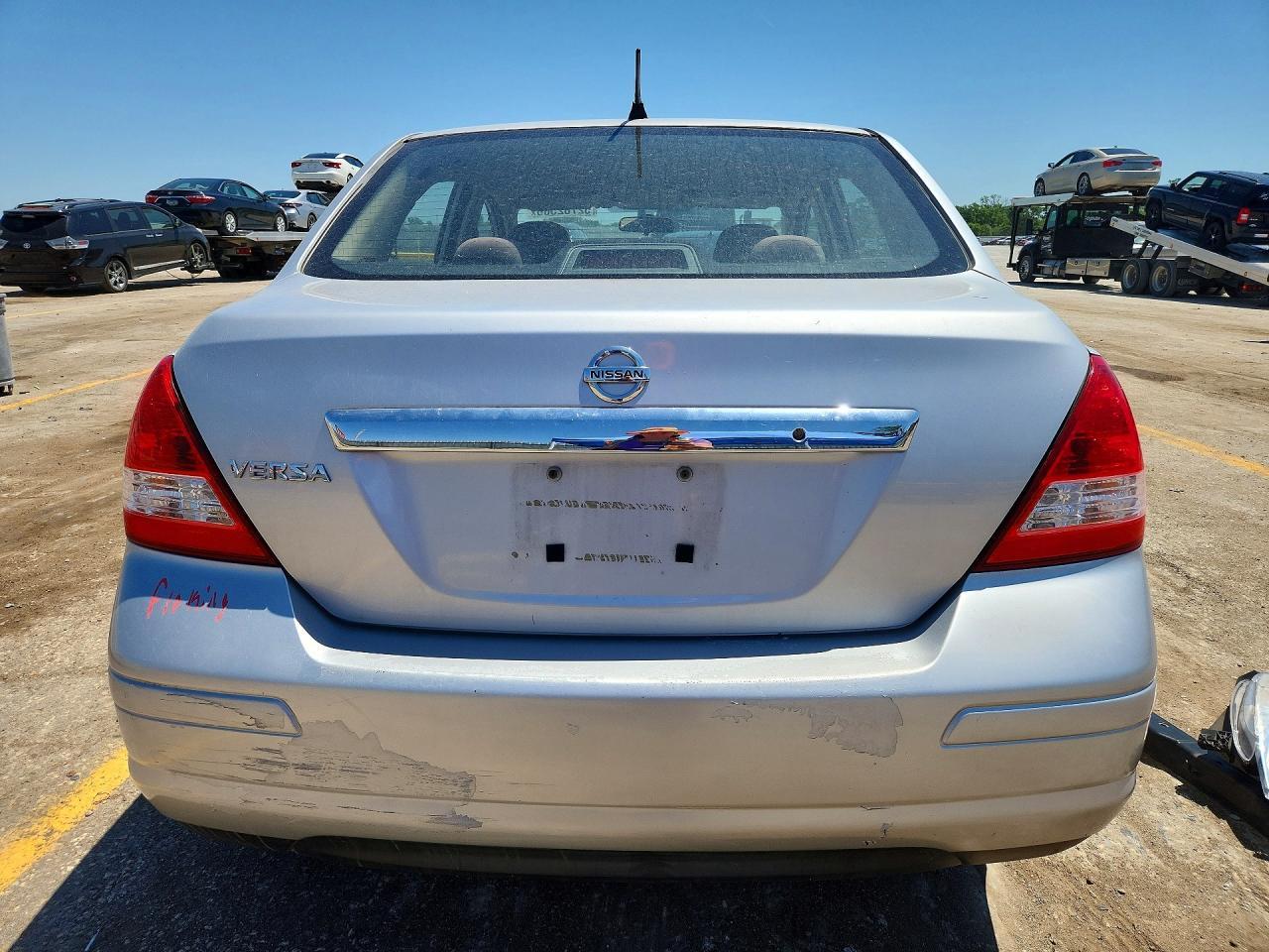 2011 NISSAN VERSA