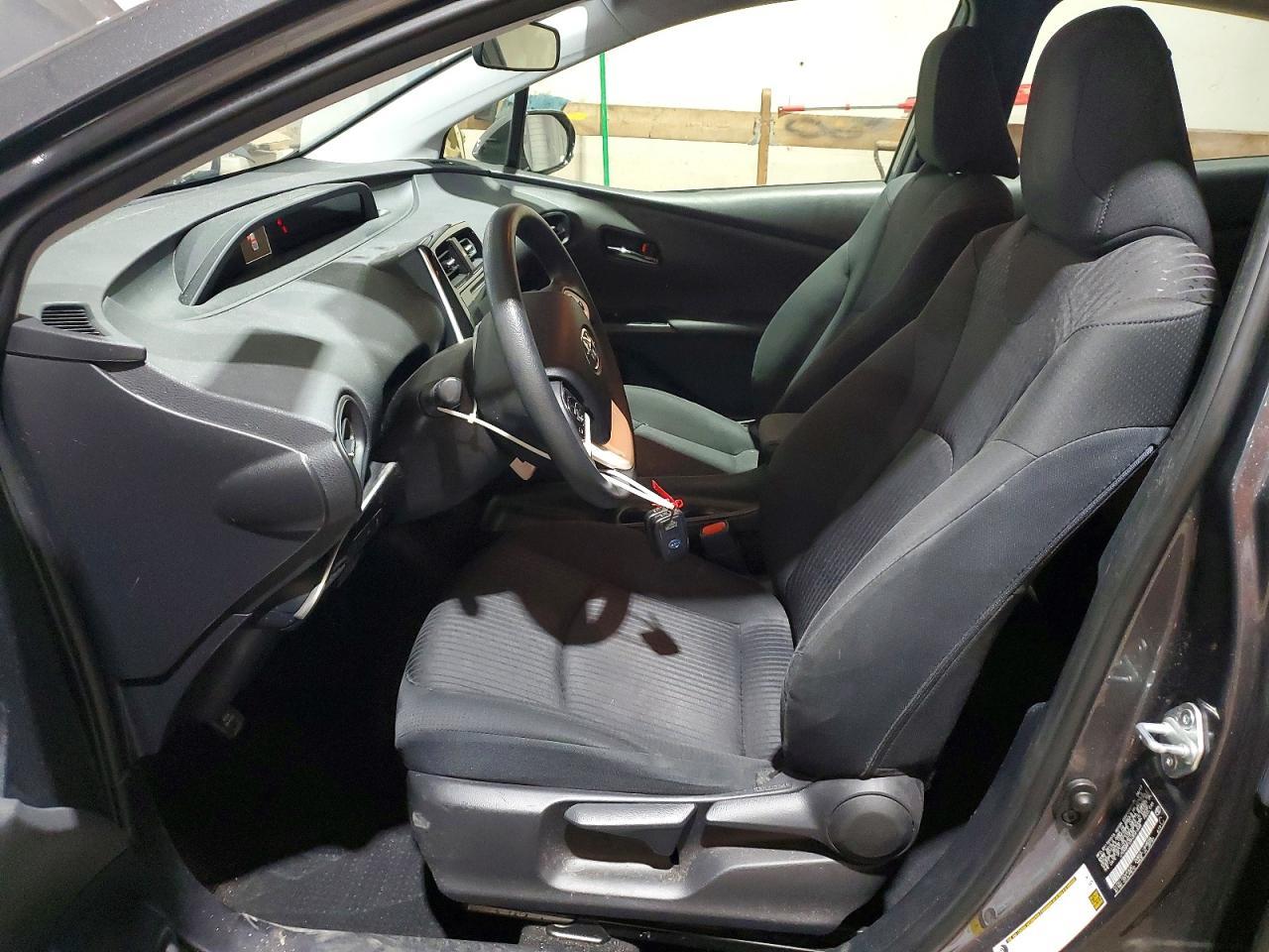 2017 TOYOTA PRIUS