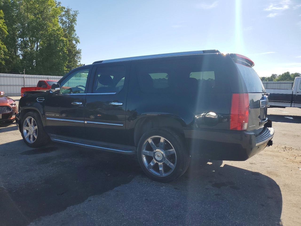 2011 CADILLAC Escalade ESV