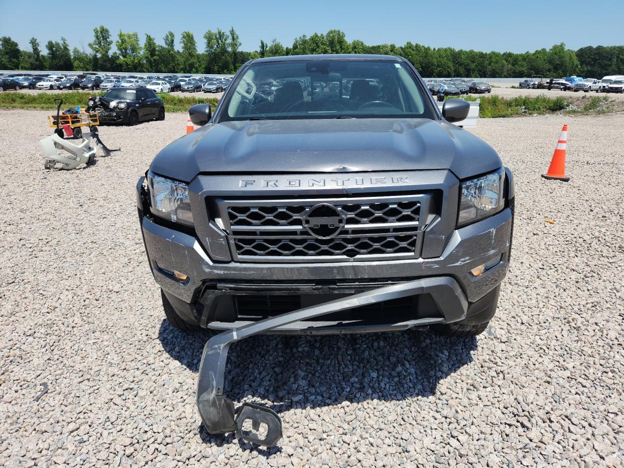 2022 NISSAN Frontier