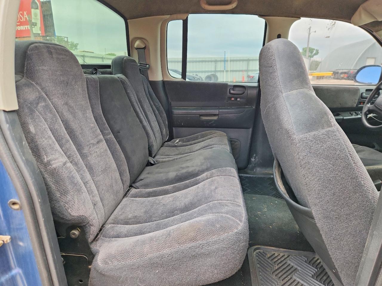 2004 DODGE Dakota