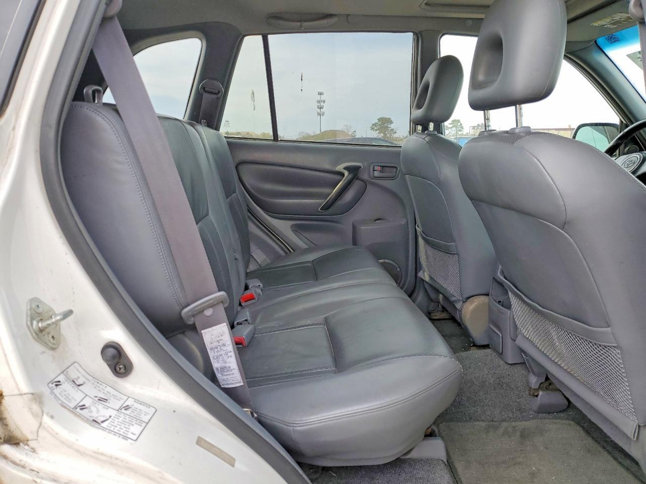 2001 TOYOTA RAV4