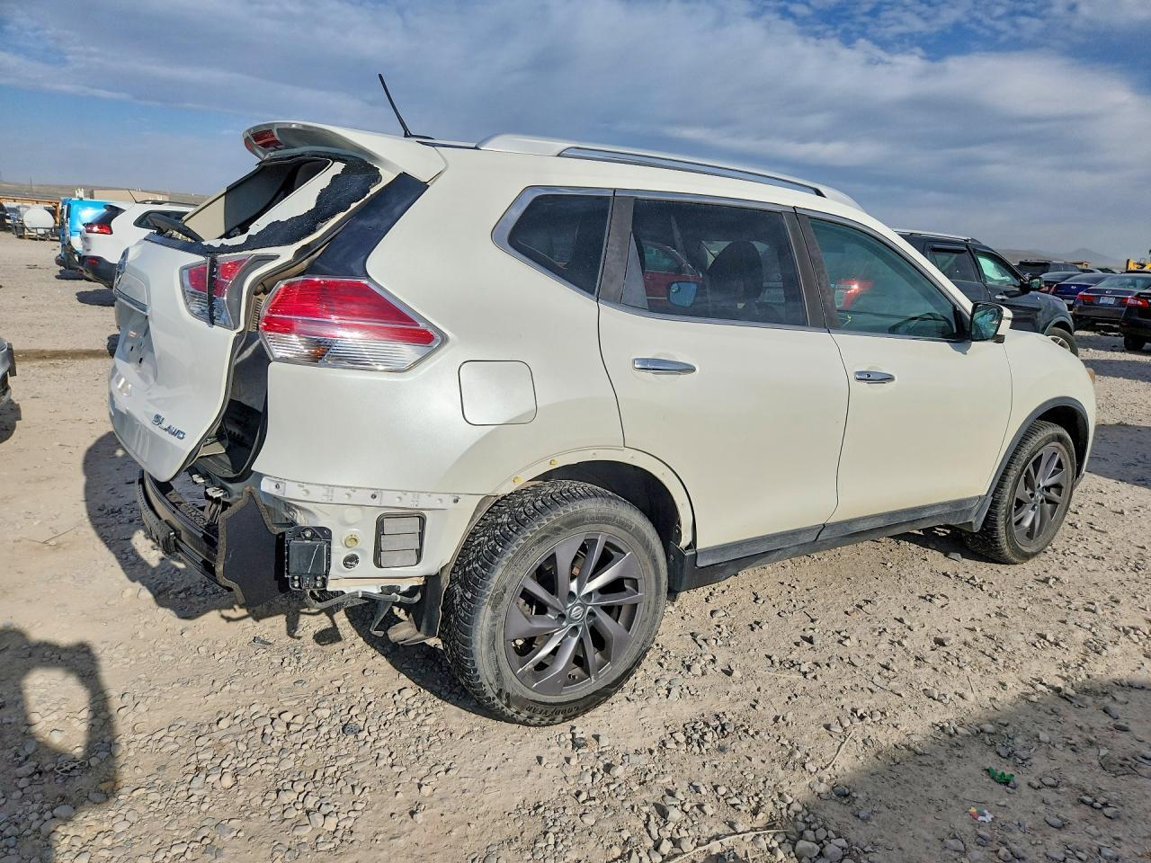 2016 NISSAN ROGUE