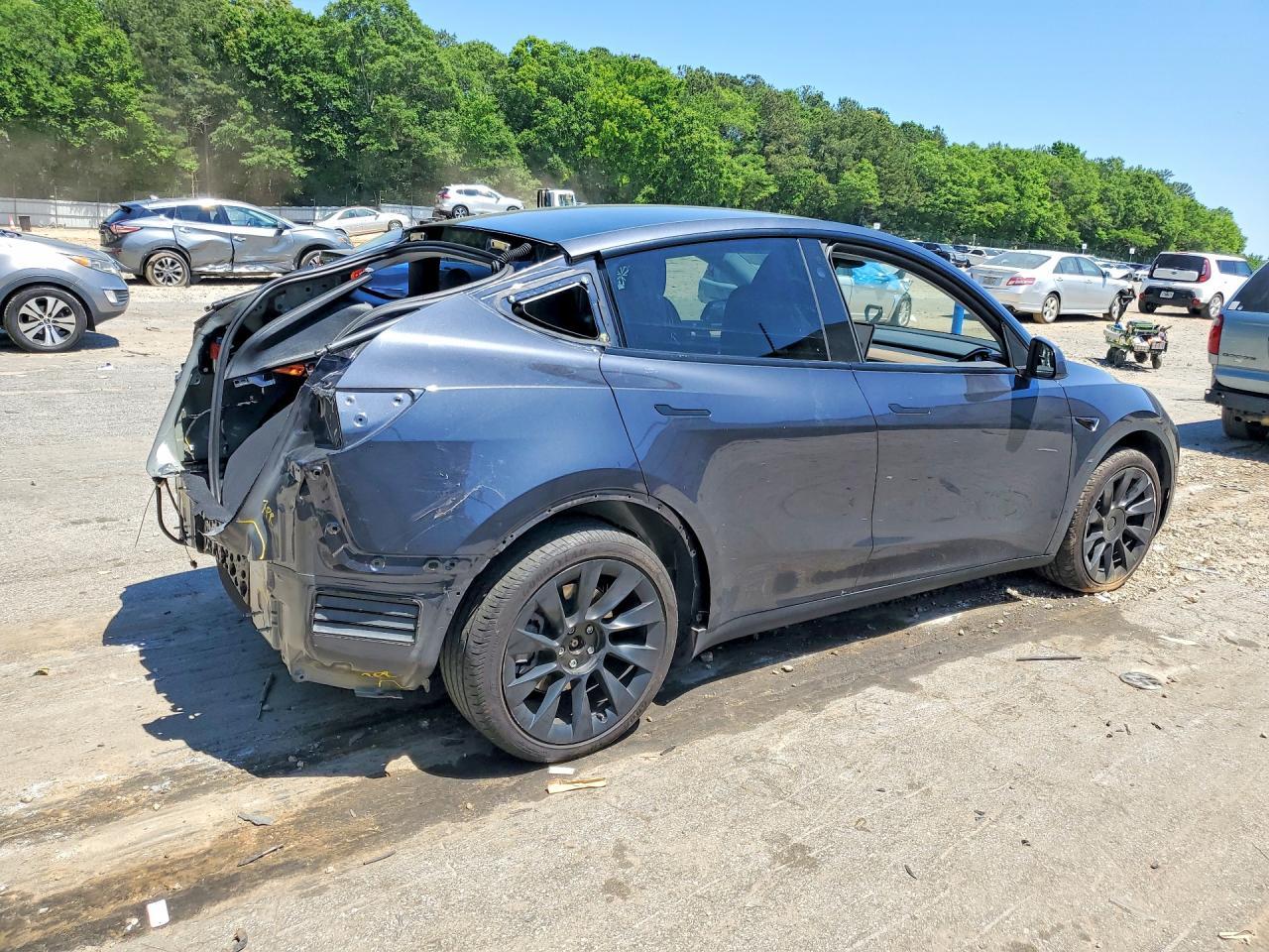 2024 TESLA MODEL Y