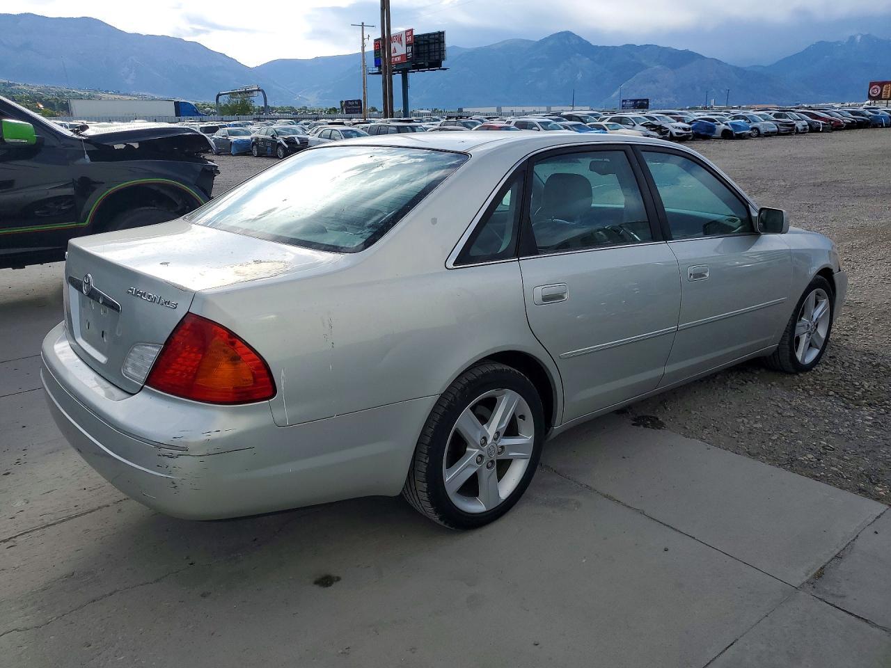 2000 TOYOTA Avalon