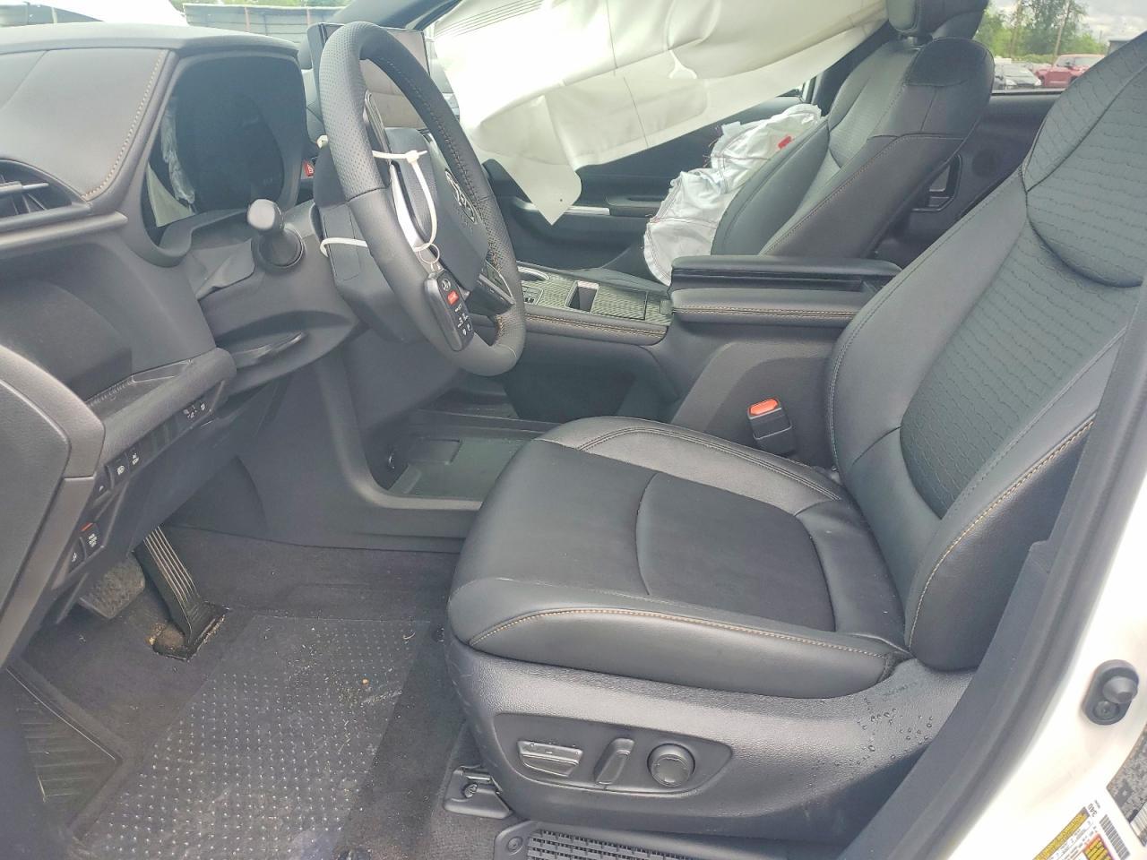 2026 TOYOTA SIENNA