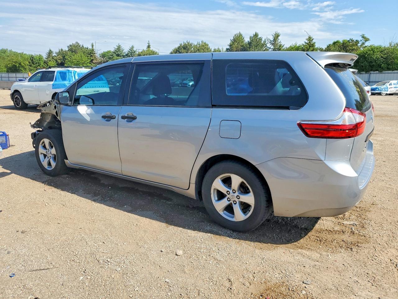 2015 TOYOTA SIENNA