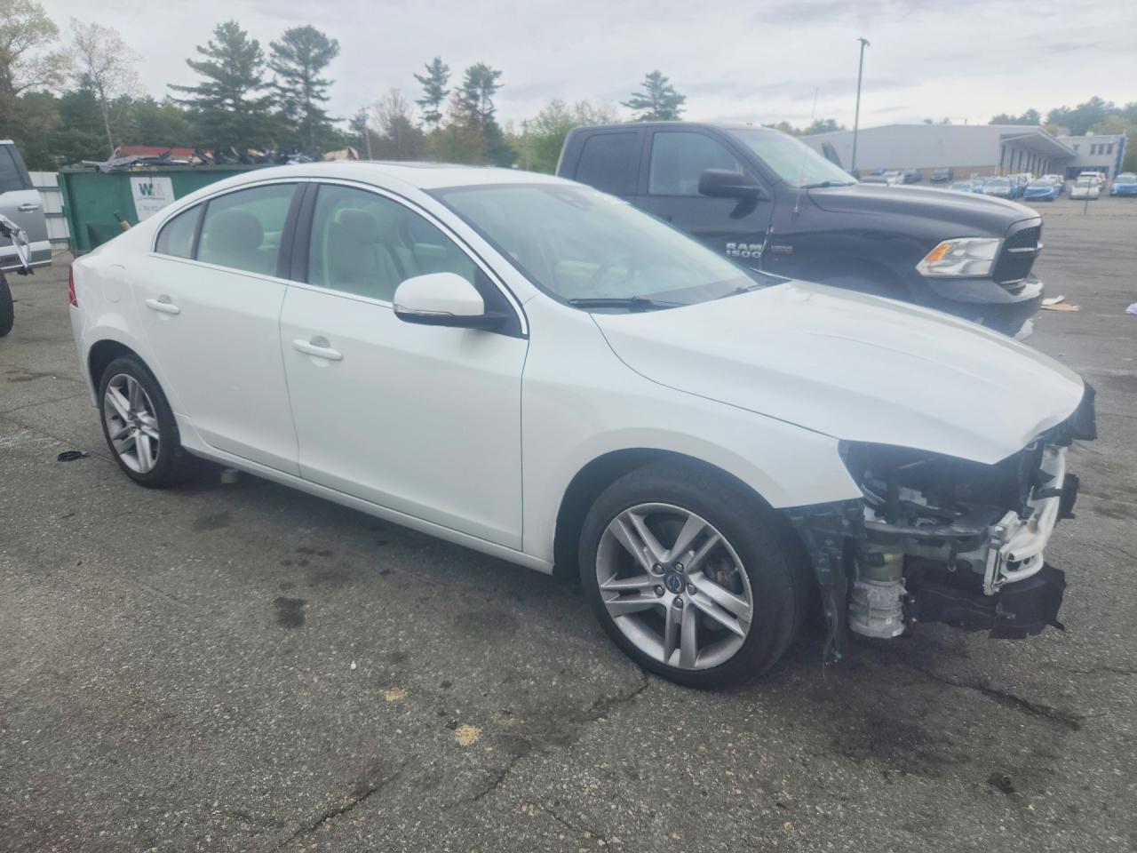 2015 VOLVO S60