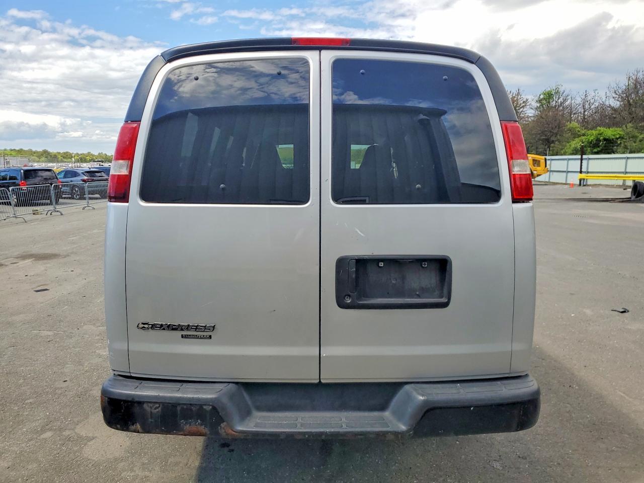 2016 CHEVROLET EXPRESS 2500
