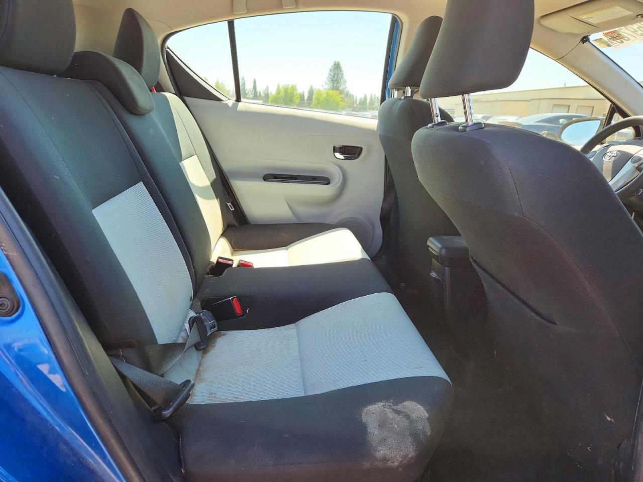 2014 TOYOTA Prius c