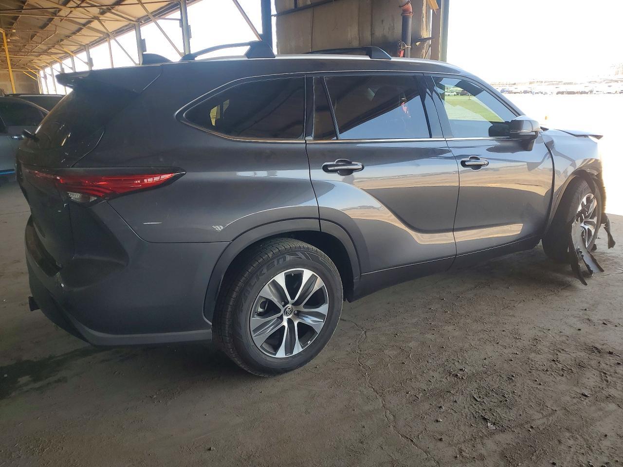 2022 TOYOTA HIGHLANDER