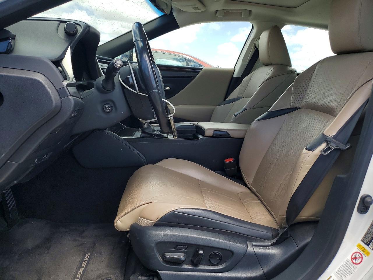 2019 LEXUS ES 300H