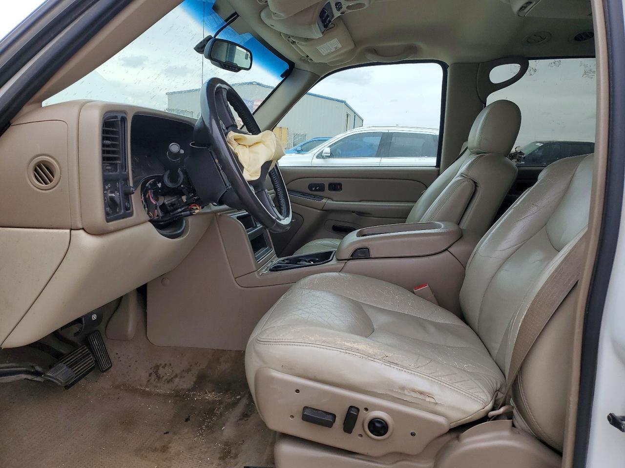 2004 CHEVROLET Suburban