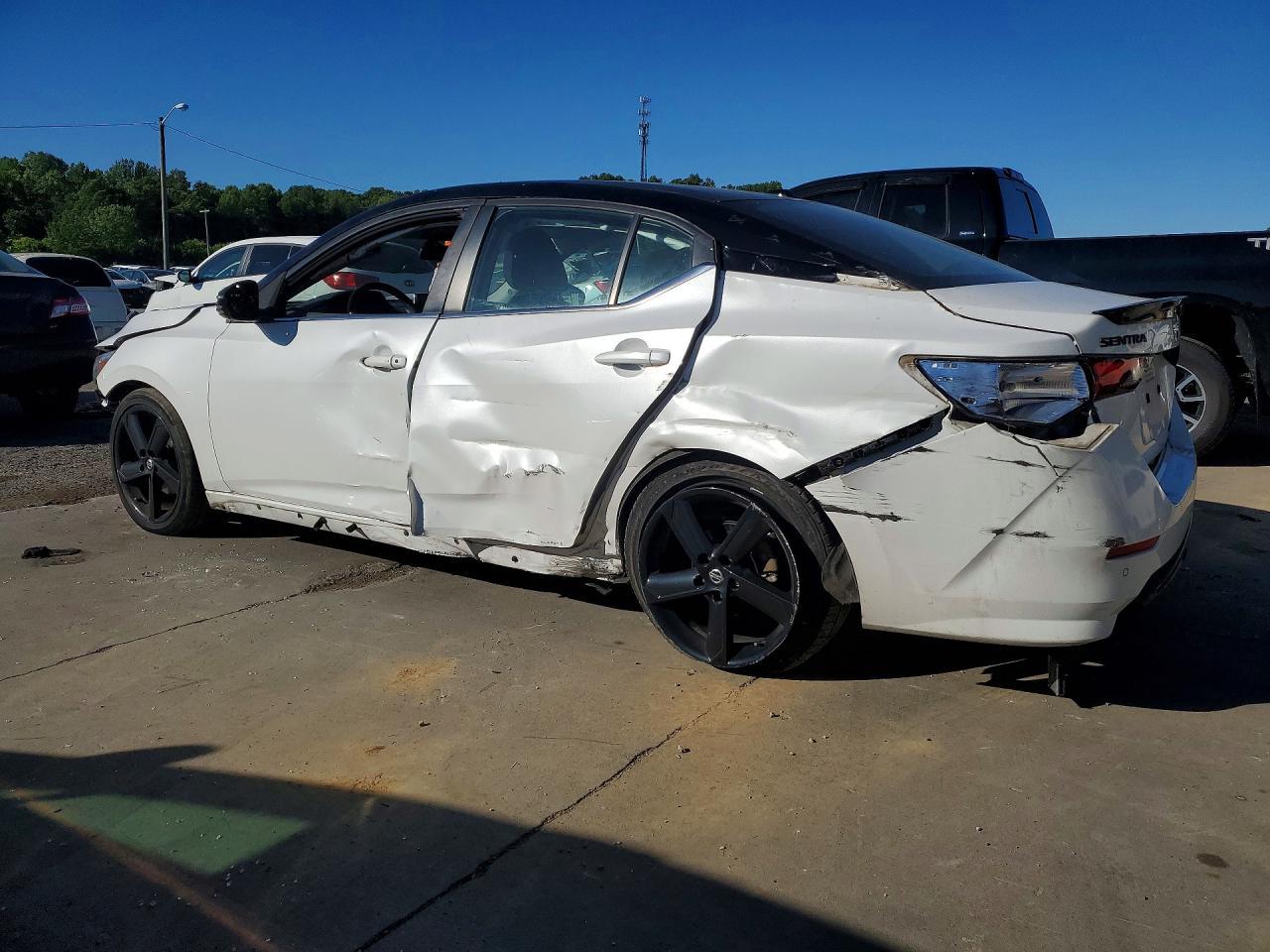 2022 NISSAN SENTRA