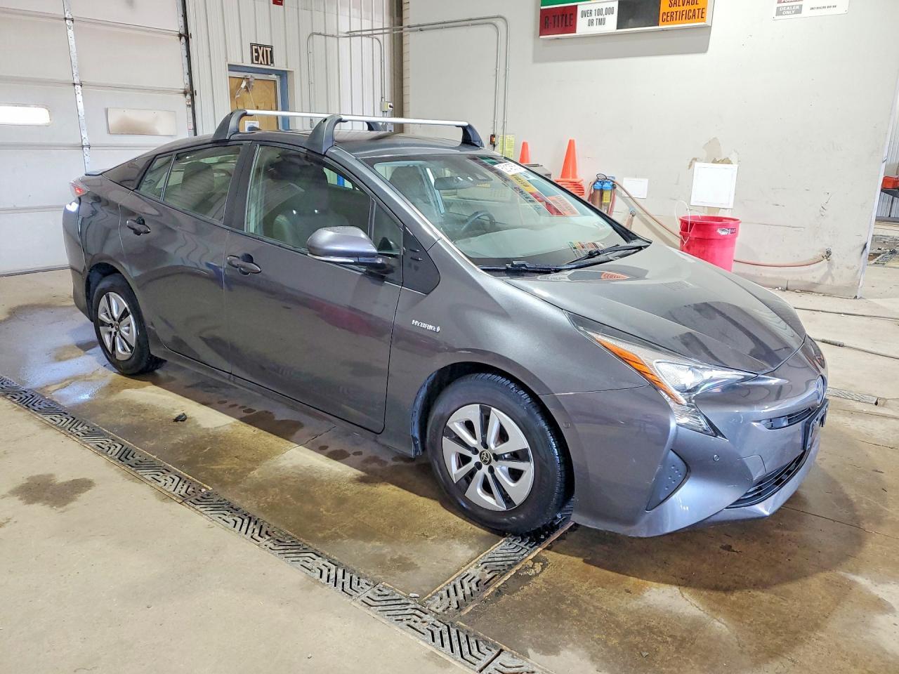 2017 TOYOTA PRIUS