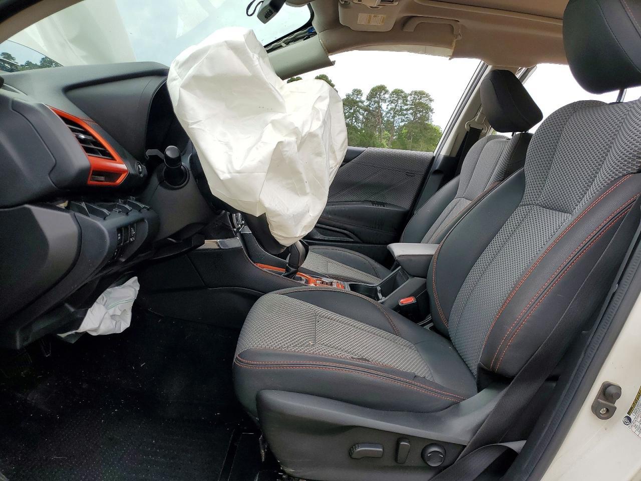2021 SUBARU FORESTER