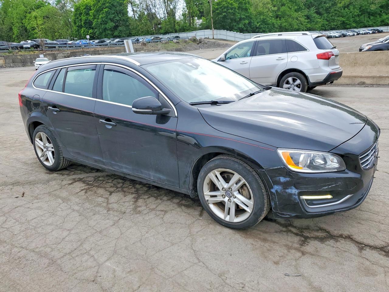2015 VOLVO V60
