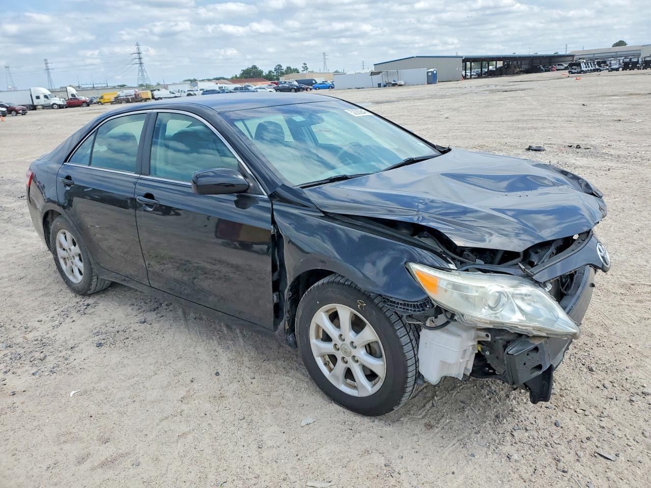 2011 TOYOTA CAMRY