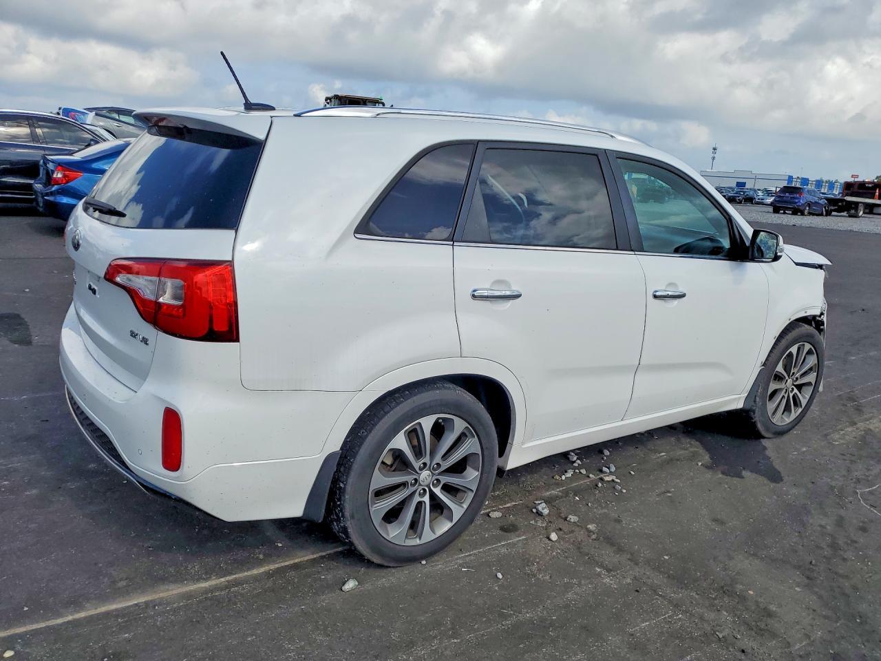 2015 KIA SORENTO