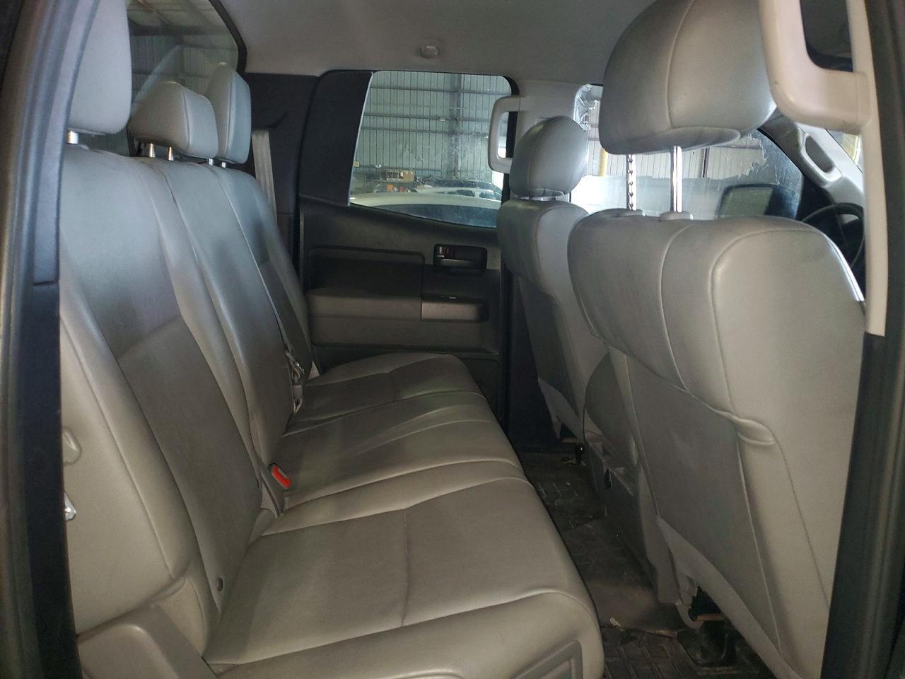 2011 TOYOTA TUNDRA