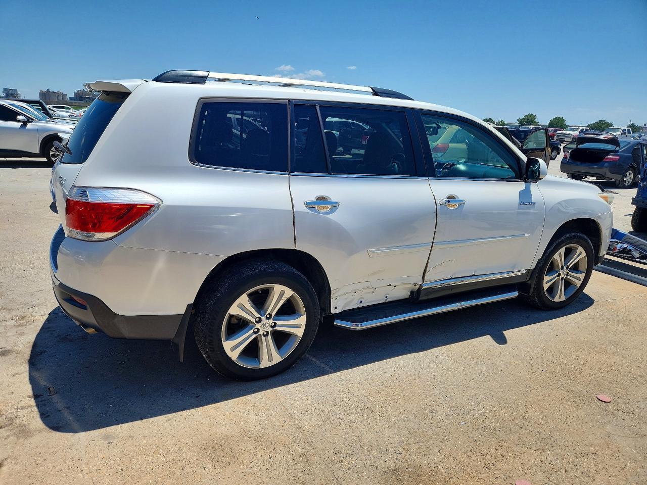 2013 TOYOTA HIGHLANDER