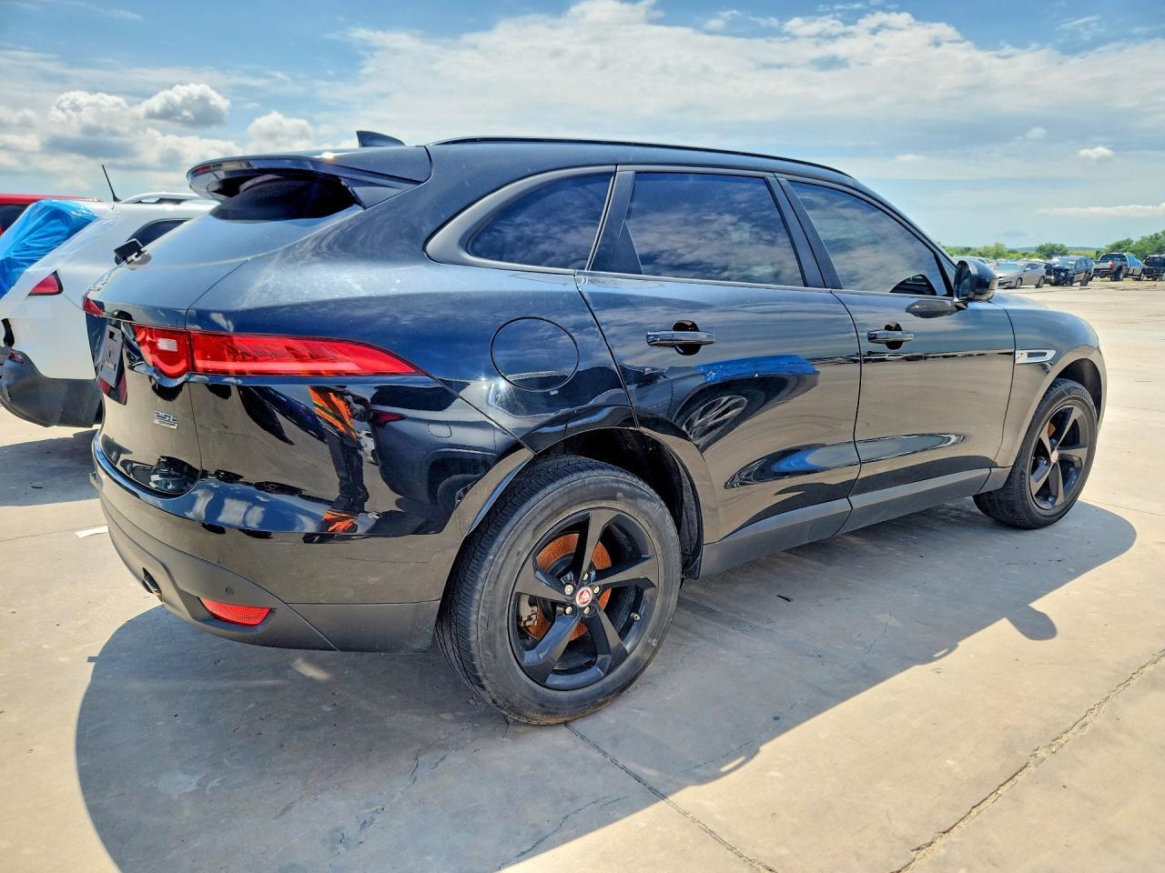 2018 JAGUAR F-Pace