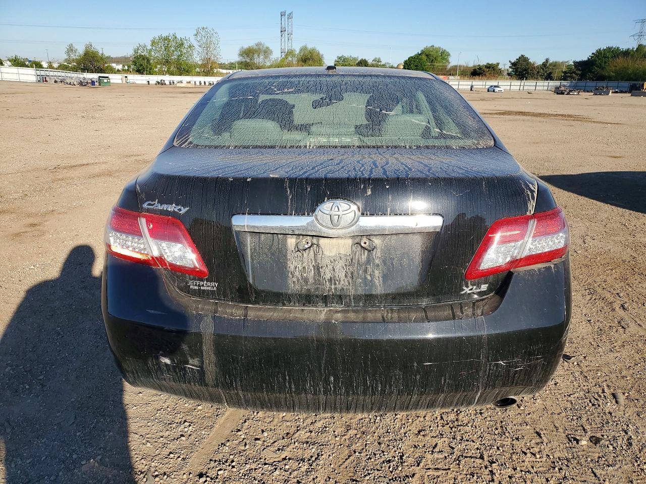 2011 TOYOTA CAMRY