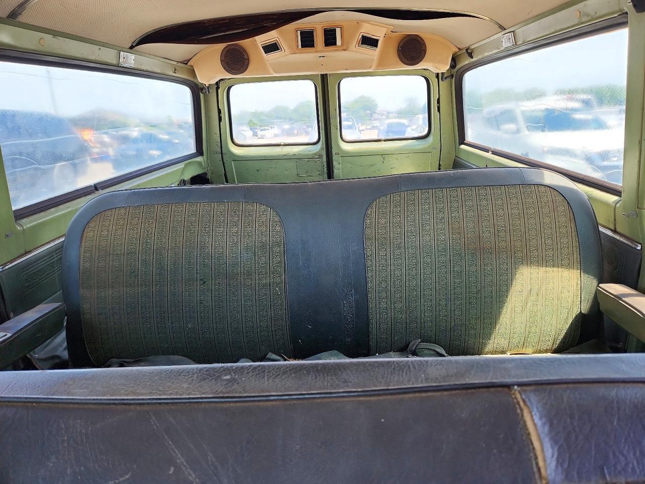 1972 CHEVROLET Suburban