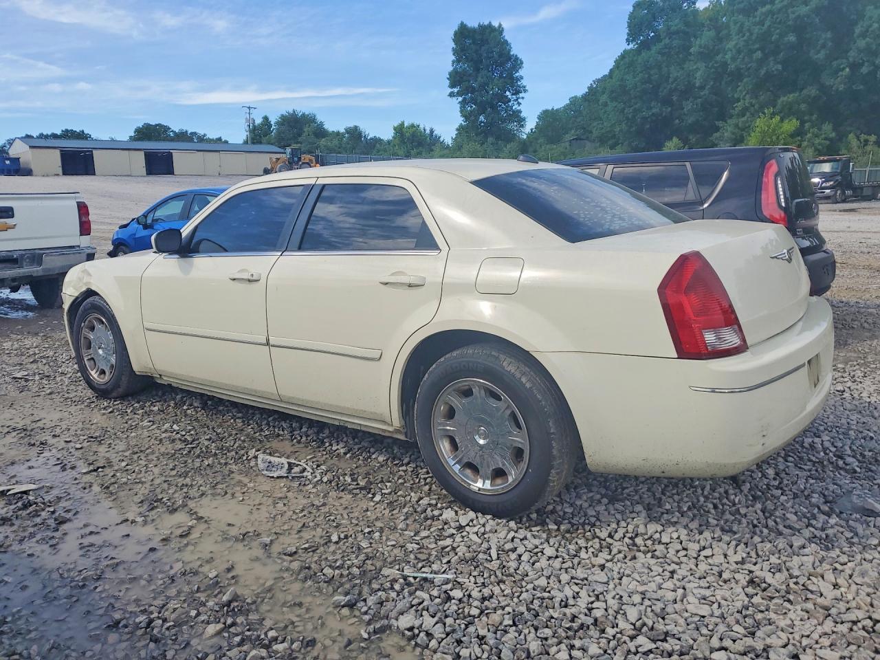 2005 CHRYSLER 300