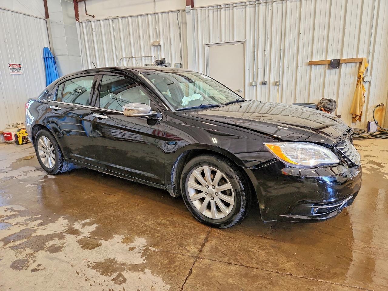 2014 CHRYSLER 200