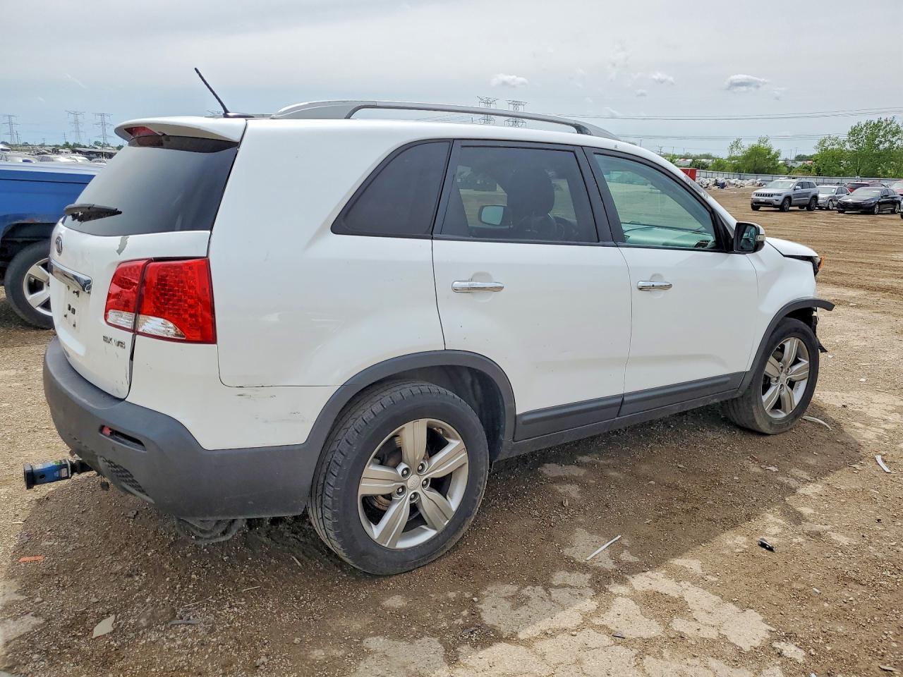 2013 KIA SORENTO