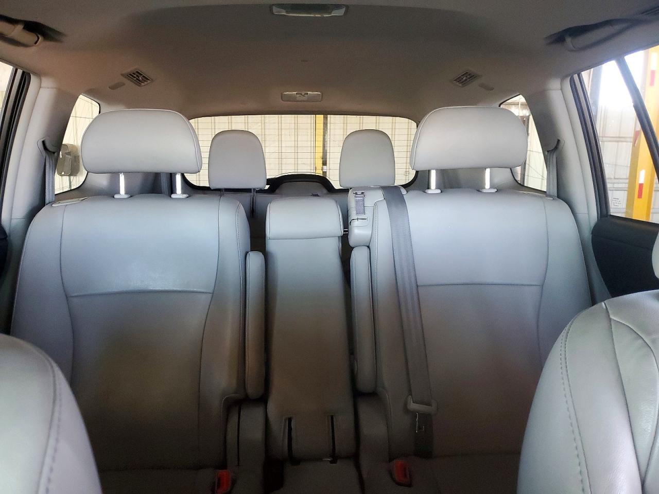 2010 TOYOTA HIGHLANDER