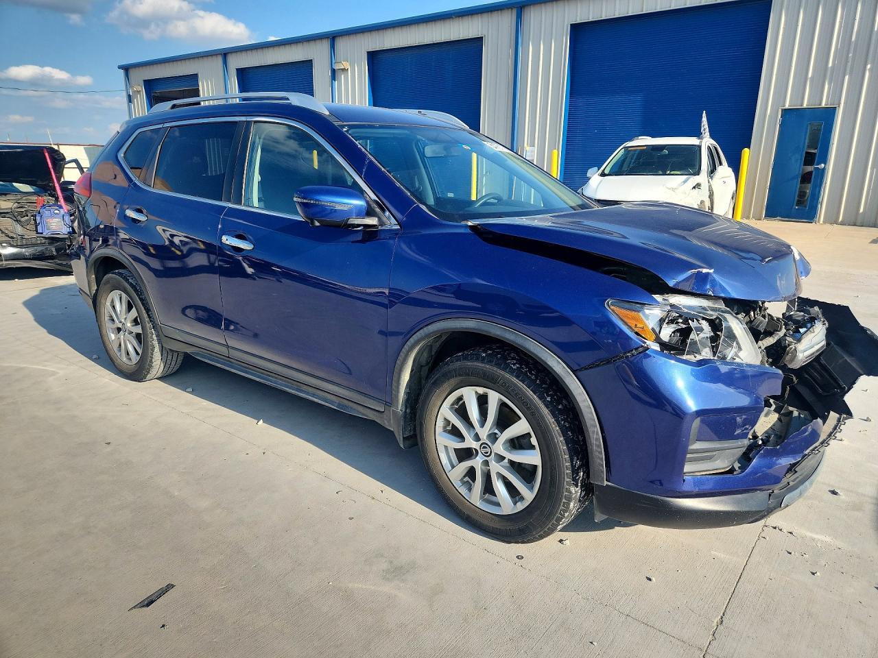 2017 NISSAN ROGUE